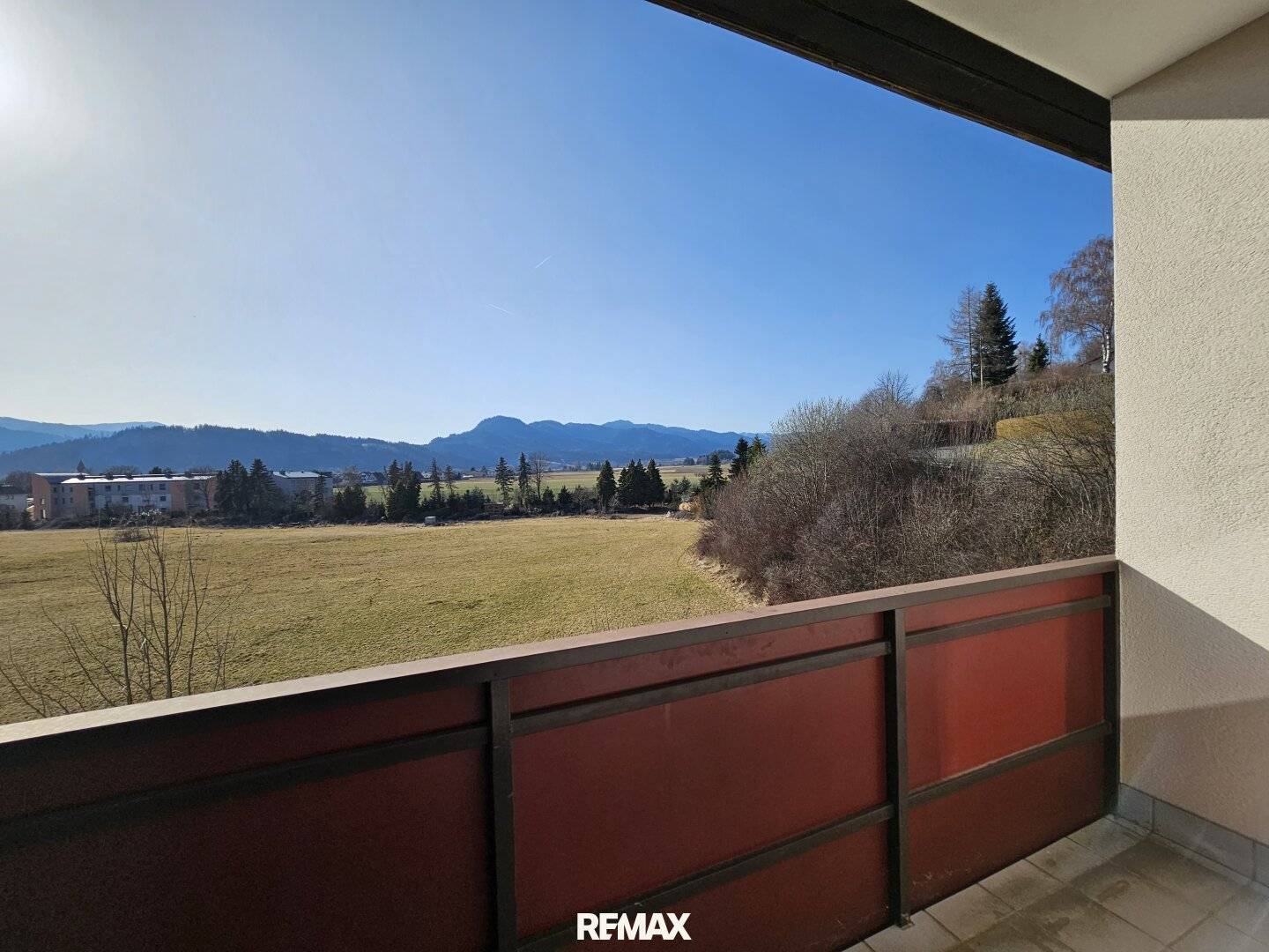 Wohnung mit Loggia und Aussicht in ruhiger Lage