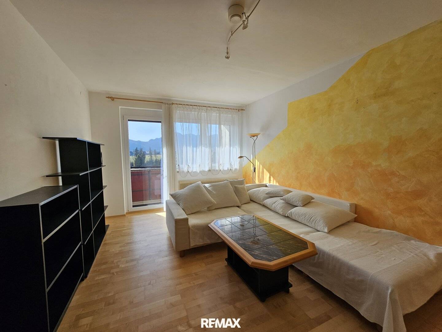 Wohnung mit Loggia und Aussicht in ruhiger Lage