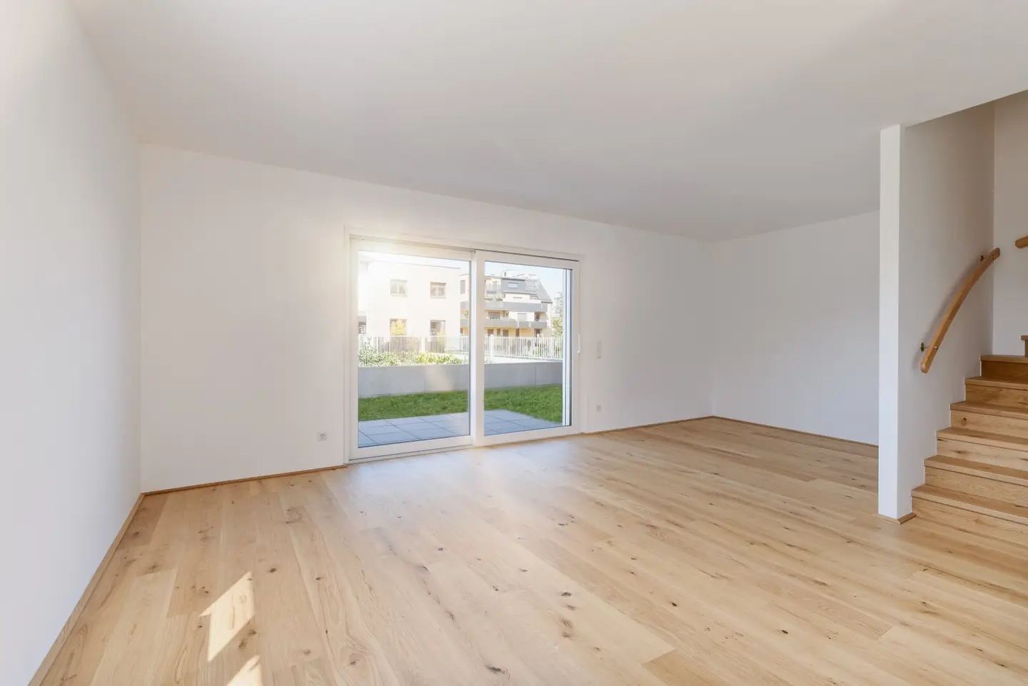 Brick Row Houses in Donaustadt – Green Tranquil Location with City Access