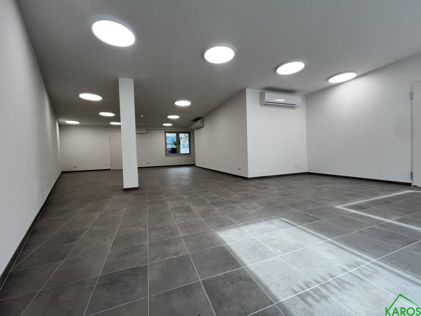 Ground floor retail space with underfloor heating