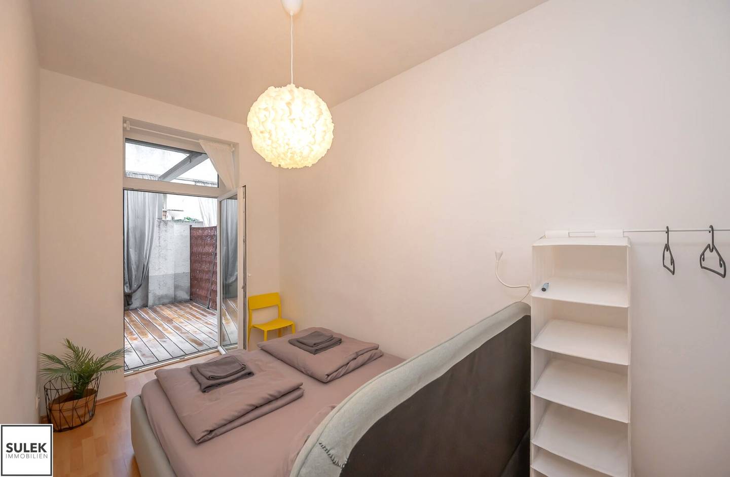 Ground floor apartment near Augarten with terrace