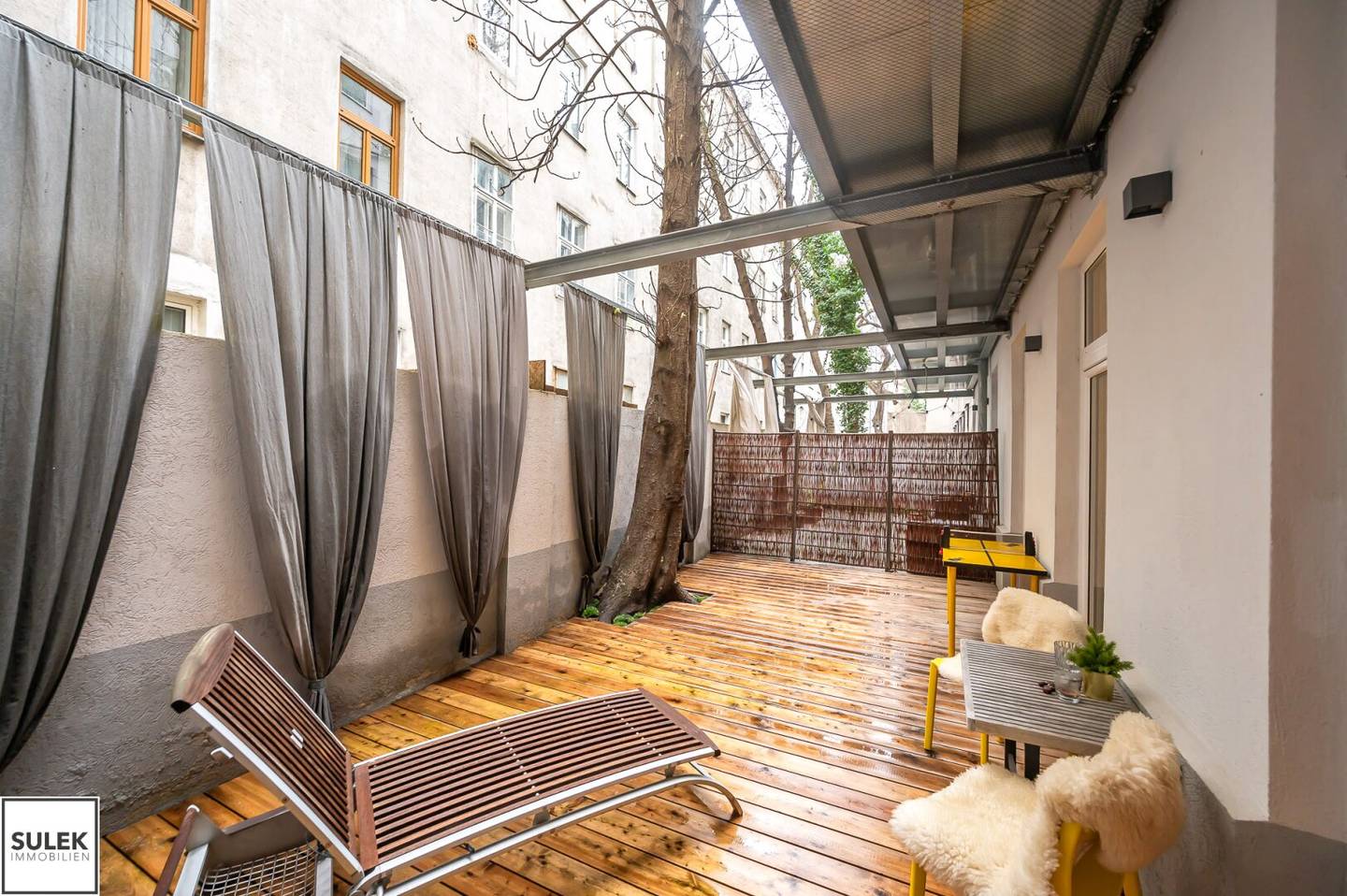 Ground floor apartment near Augarten with terrace