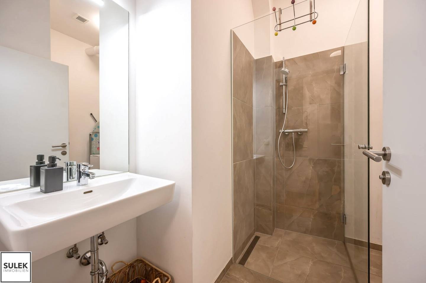 Ground floor apartment near Augarten with terrace