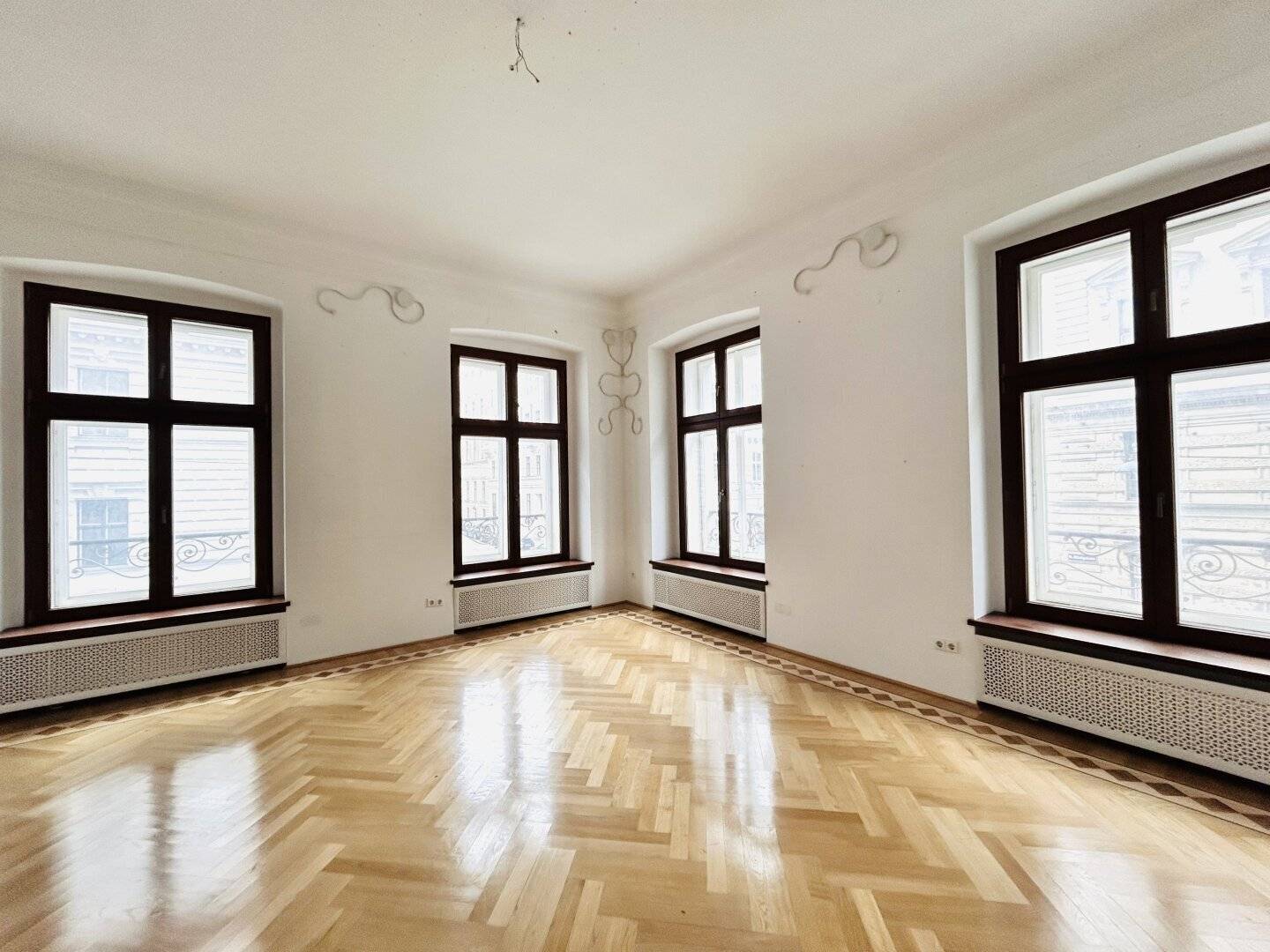 Exklusiver Wiener Altbau mit Klimaanlage nahe dem 1. Bezirk – 206 m²