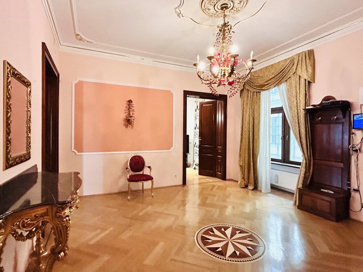 Apartment near Votive Church air conditioned