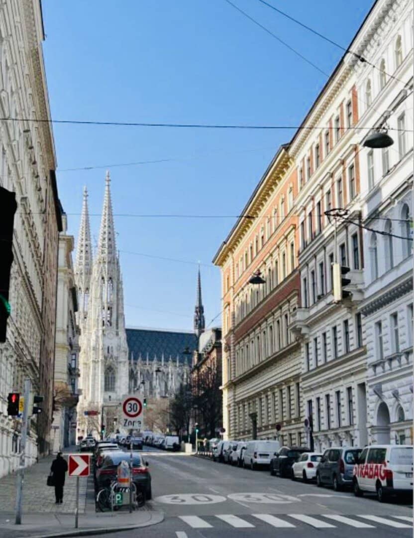 Representative Altbau Office Space near Votivkirche