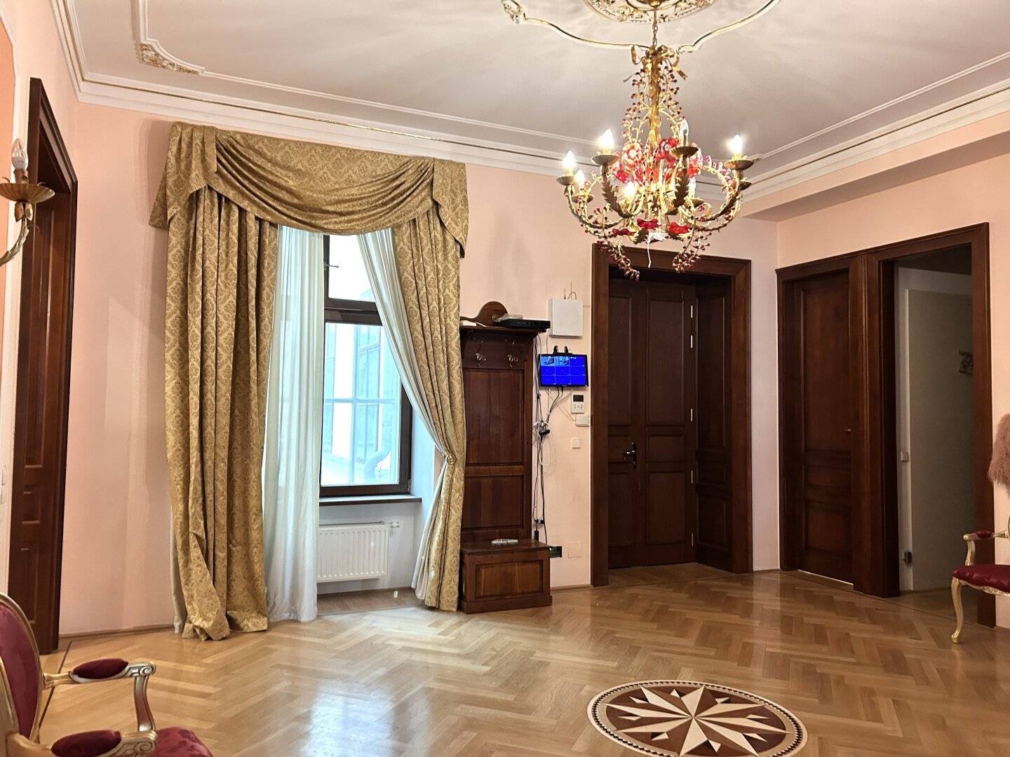 Apartment near Votive Church air conditioned