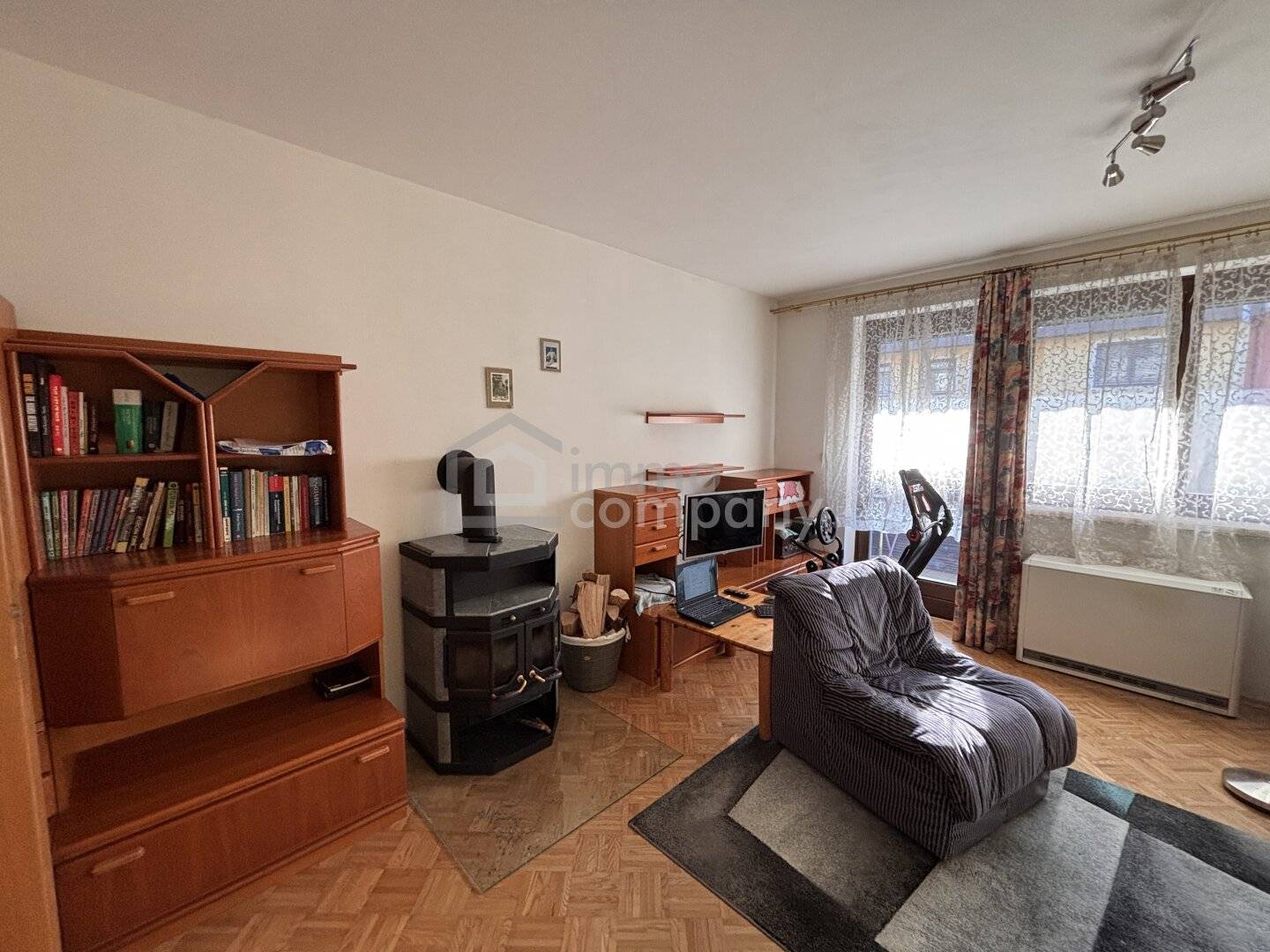 Wohnung mit Loggia und Tiefgaragenplatz