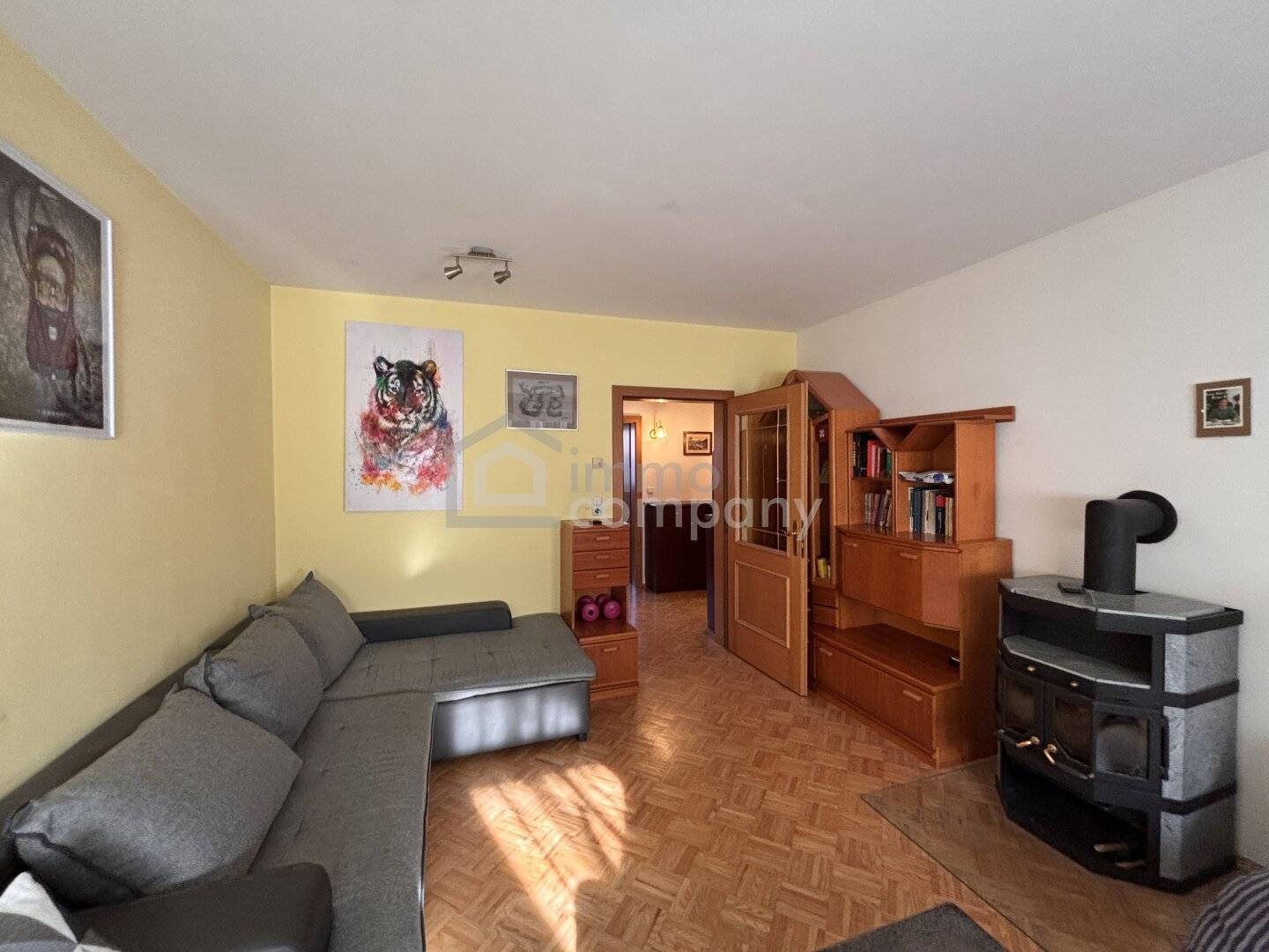 Wohnung mit Loggia und Tiefgaragenplatz
