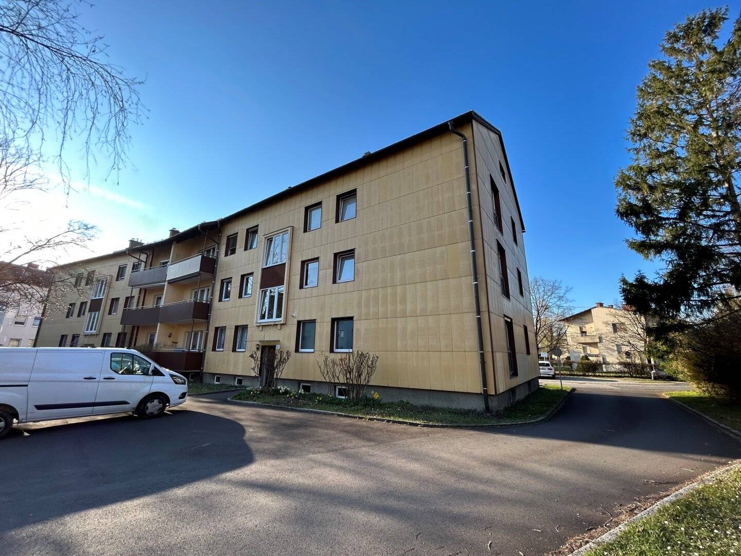 Möbliert Wohnung zentrale Lage Fernwärme