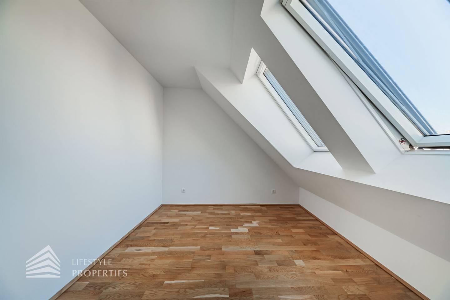 Neubauwohnung mit Balkon nahe Schloss Hetzendorf