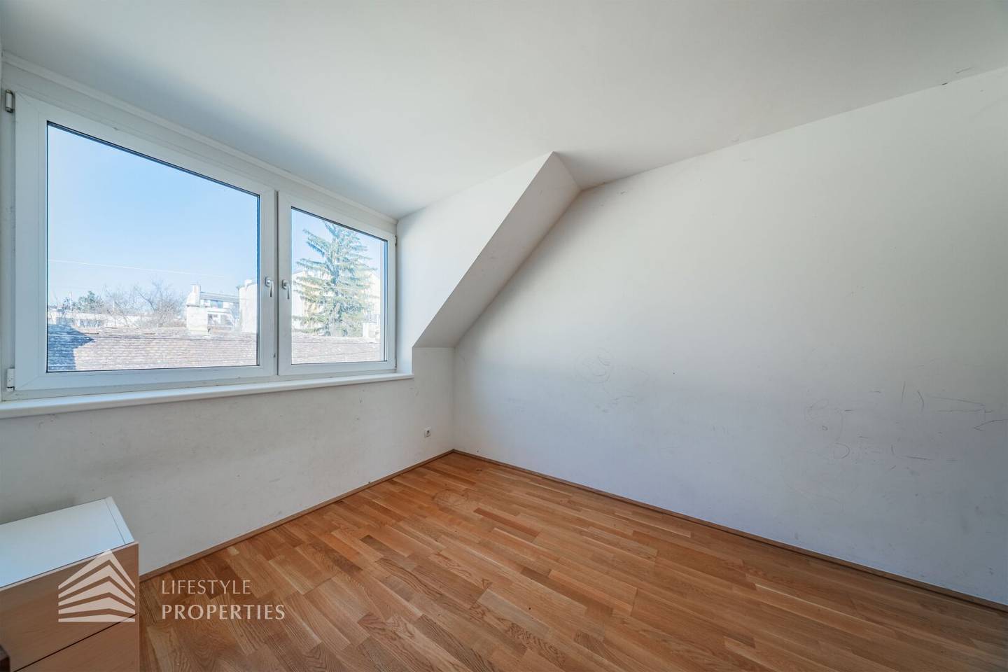 Dachgeschosswohnung Balkon Neuwertig Hetzendorf