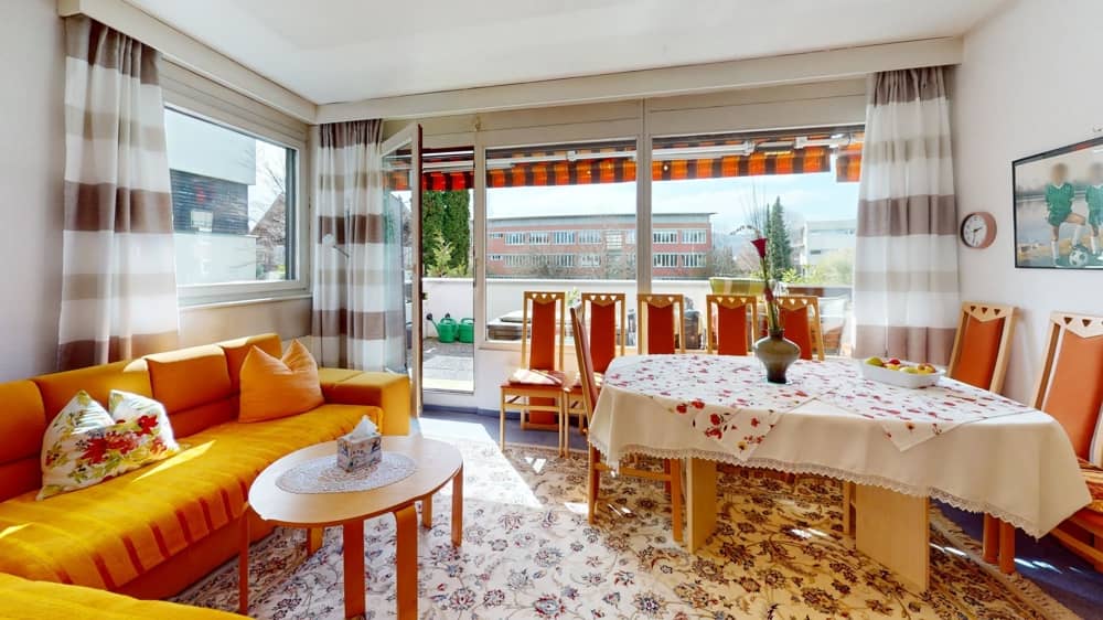 Wohnung mit großer Terrasse und Lift in ruhiger Lage