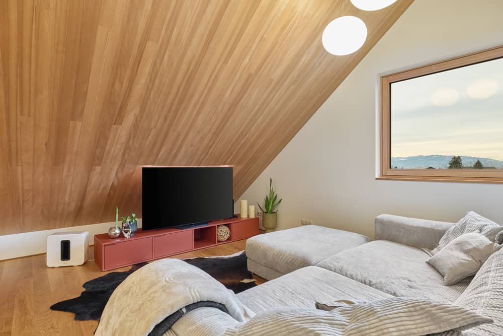 Dachgeschosswohnung mit Loggia und Karrenblick
