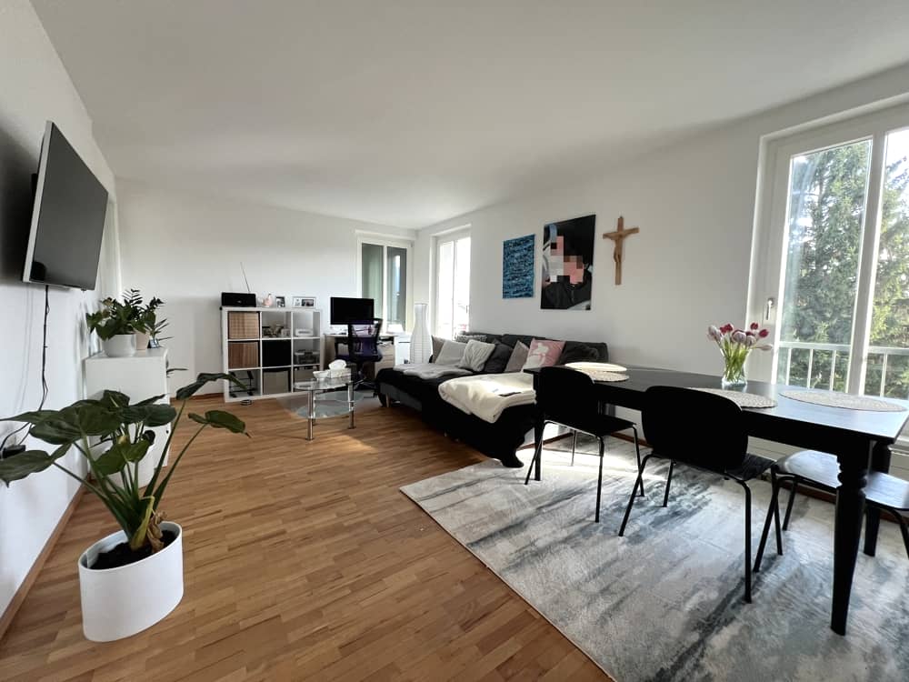 Wohnung in Höchst zentrale Lage Balkon und Aufzug