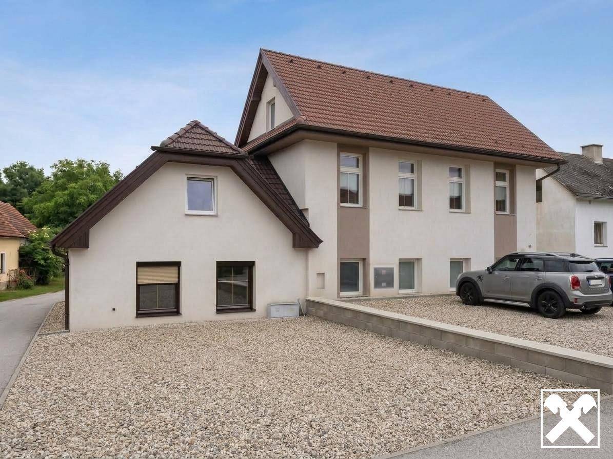 Two renovated houses in Wimpassing
