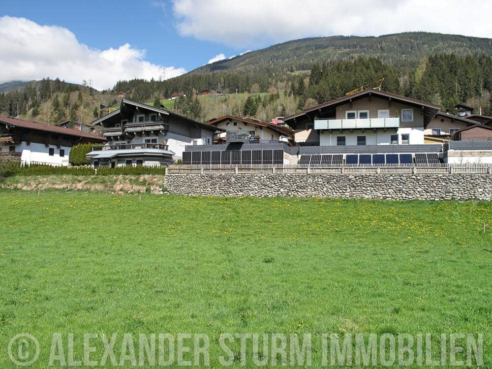 Sonniges Baugrundstück in Neukirchen