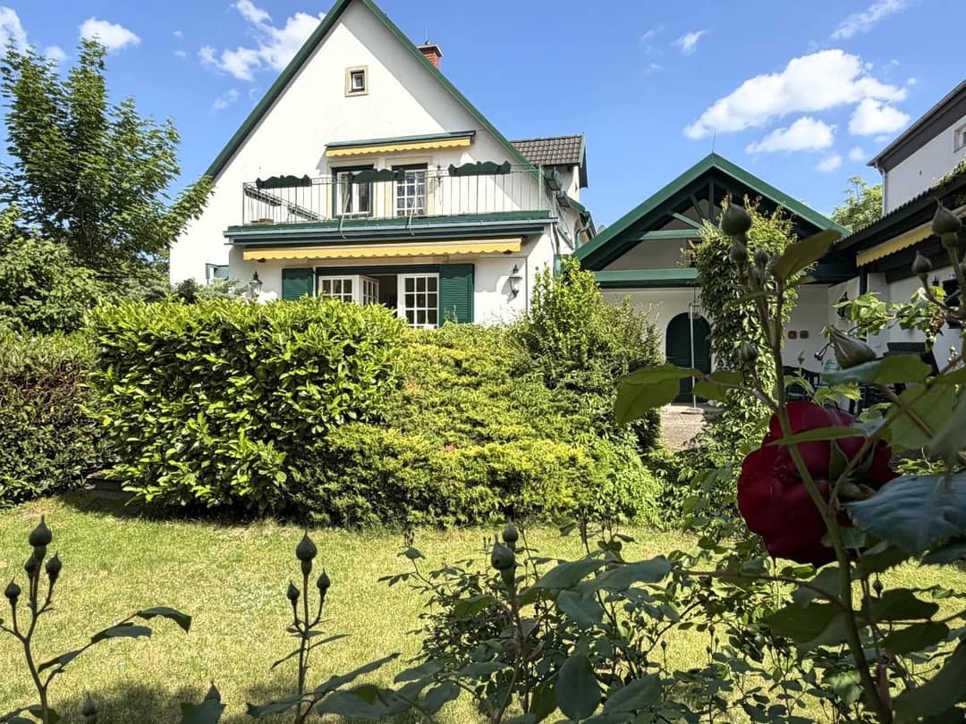 Villa mit Pool in Wiener Neustadt