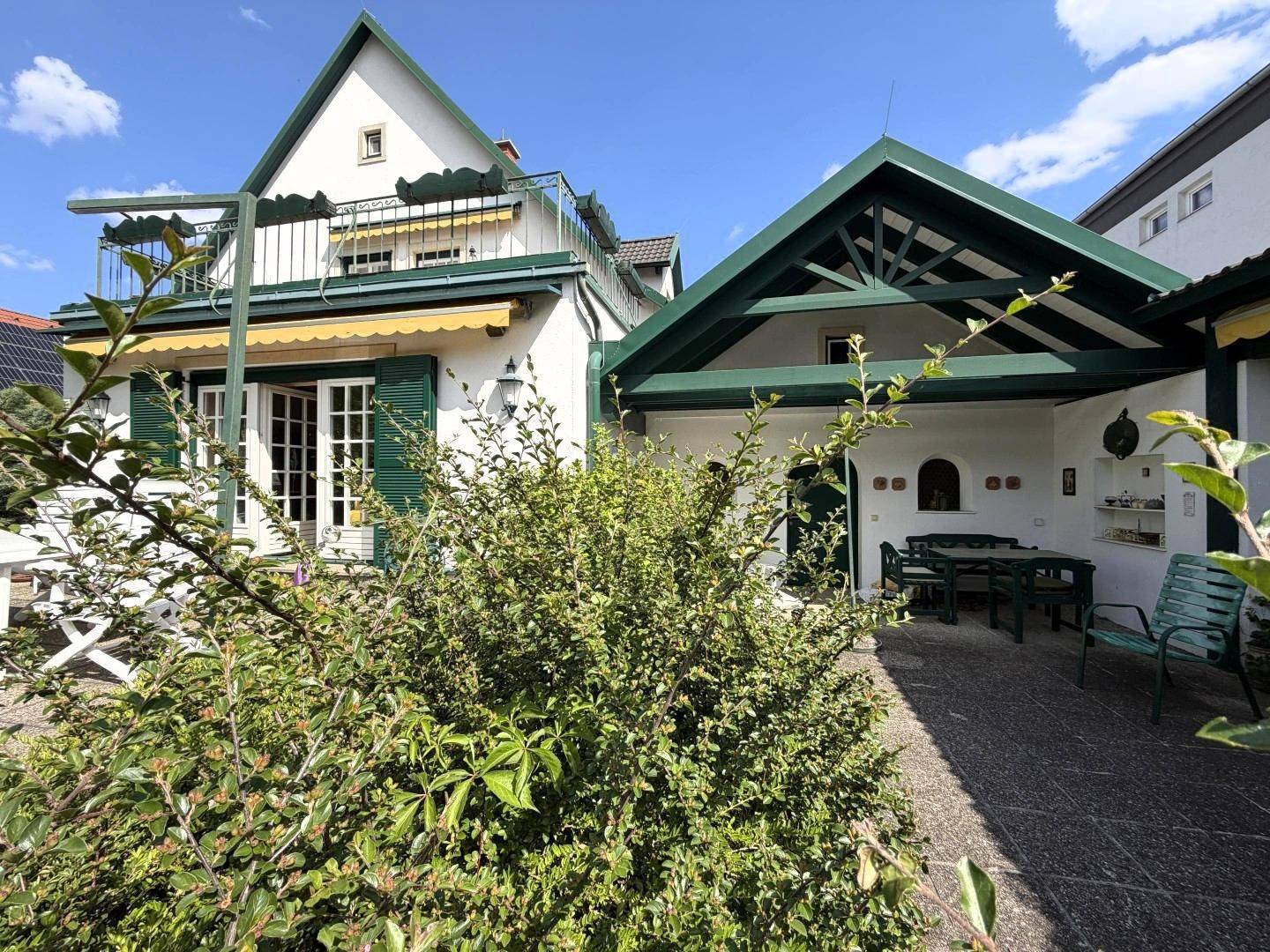 Villa mit Pool in Wiener Neustadt