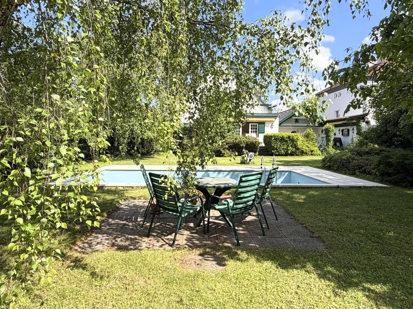 Villa mit Pool in Wiener Neustadt