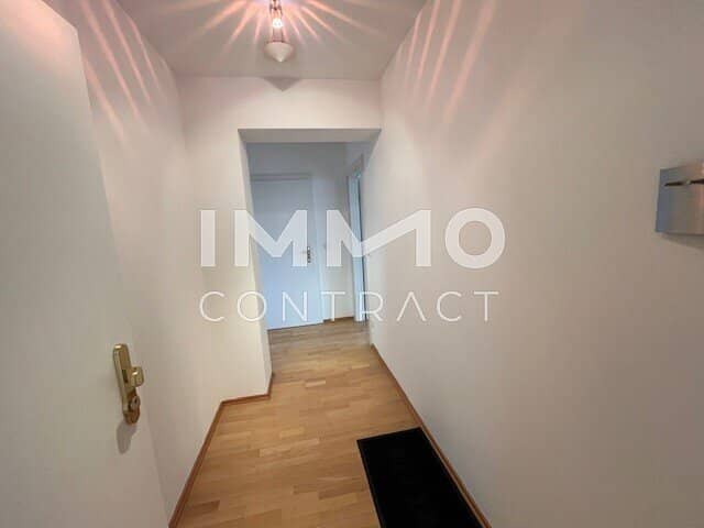 Top Floor Apartment with Distant View and Garden