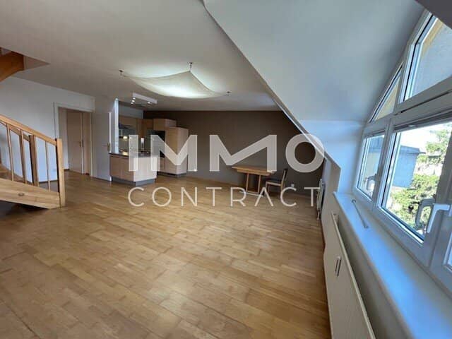 Top Floor Apartment with Distant View and Garden