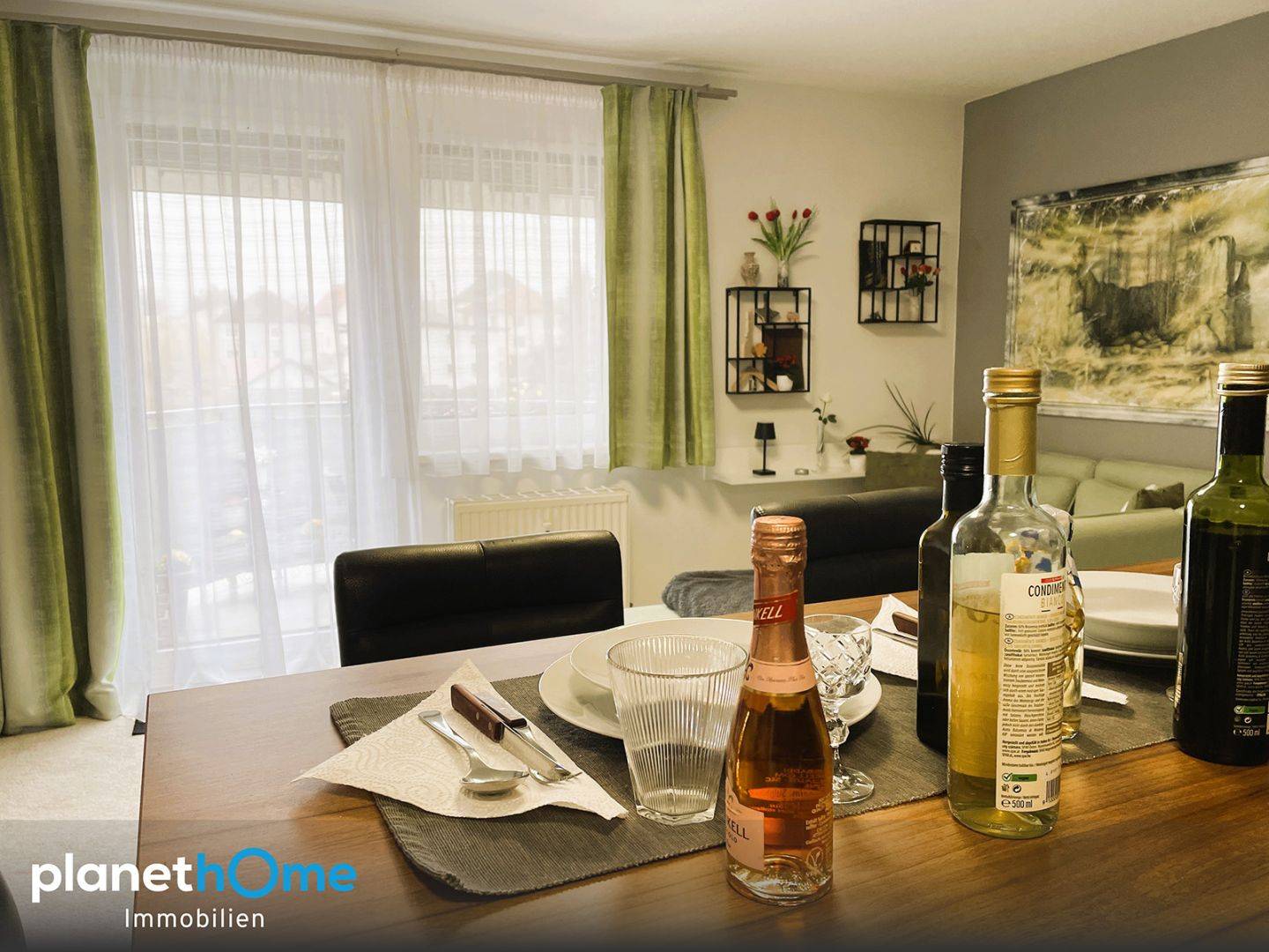 Wohnung ruhiger Lage mit Einbauküche und großzügigem Balkon