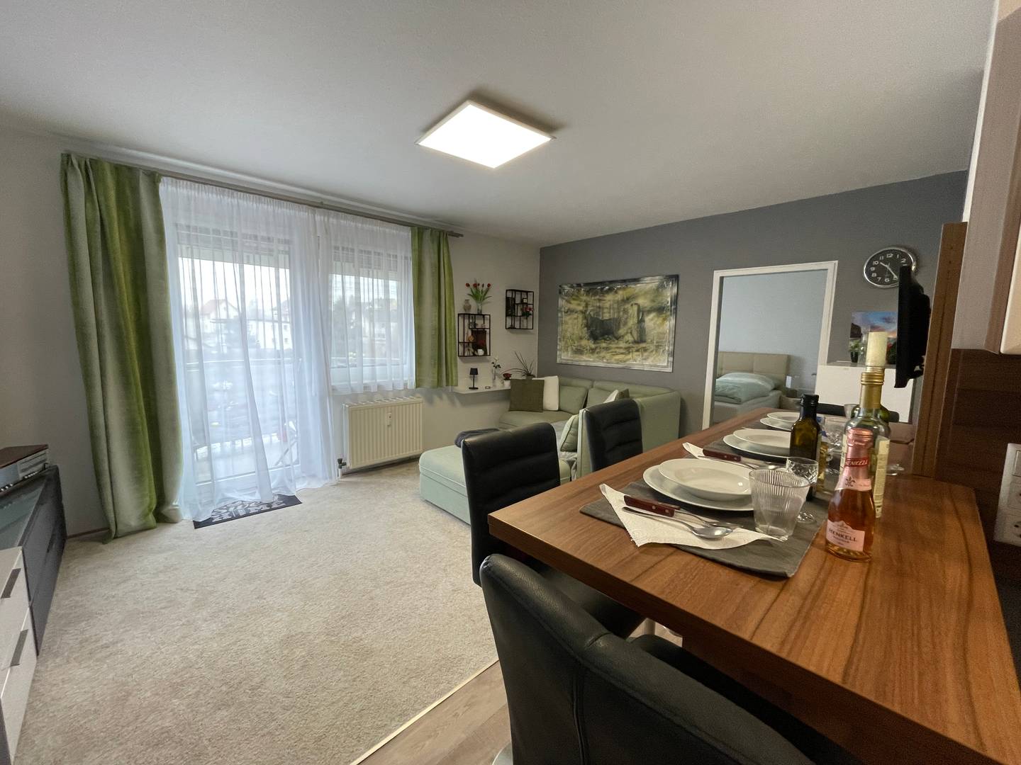 Wohnung ruhiger Lage mit Einbauküche und großzügigem Balkon