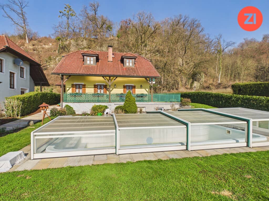Einfamilienhaus mit Pool in Ottensheim