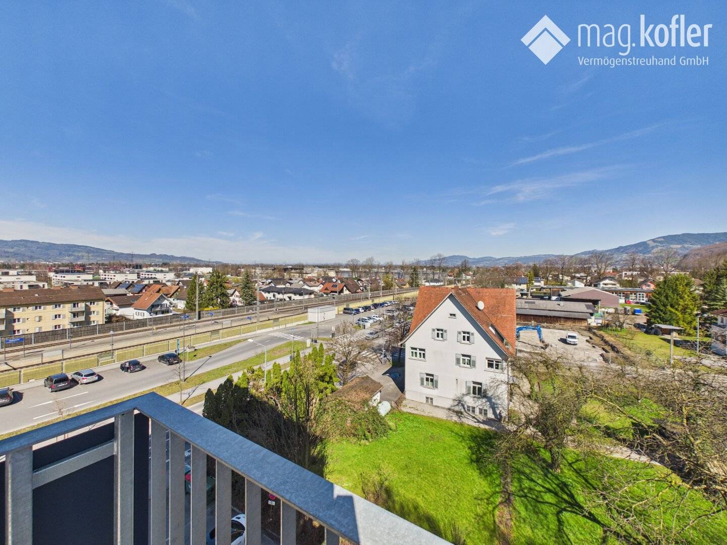 Wohnung zentral gelegen mit Bergblick und Balkon