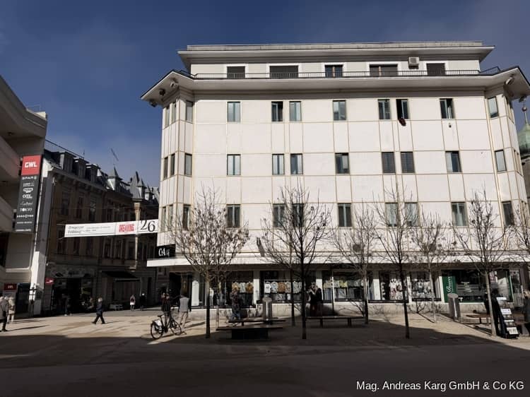 Corner Shop 128m² Bregenz City Center