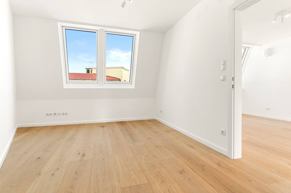 Dachgeschosswohnung mit Balkon und Blick