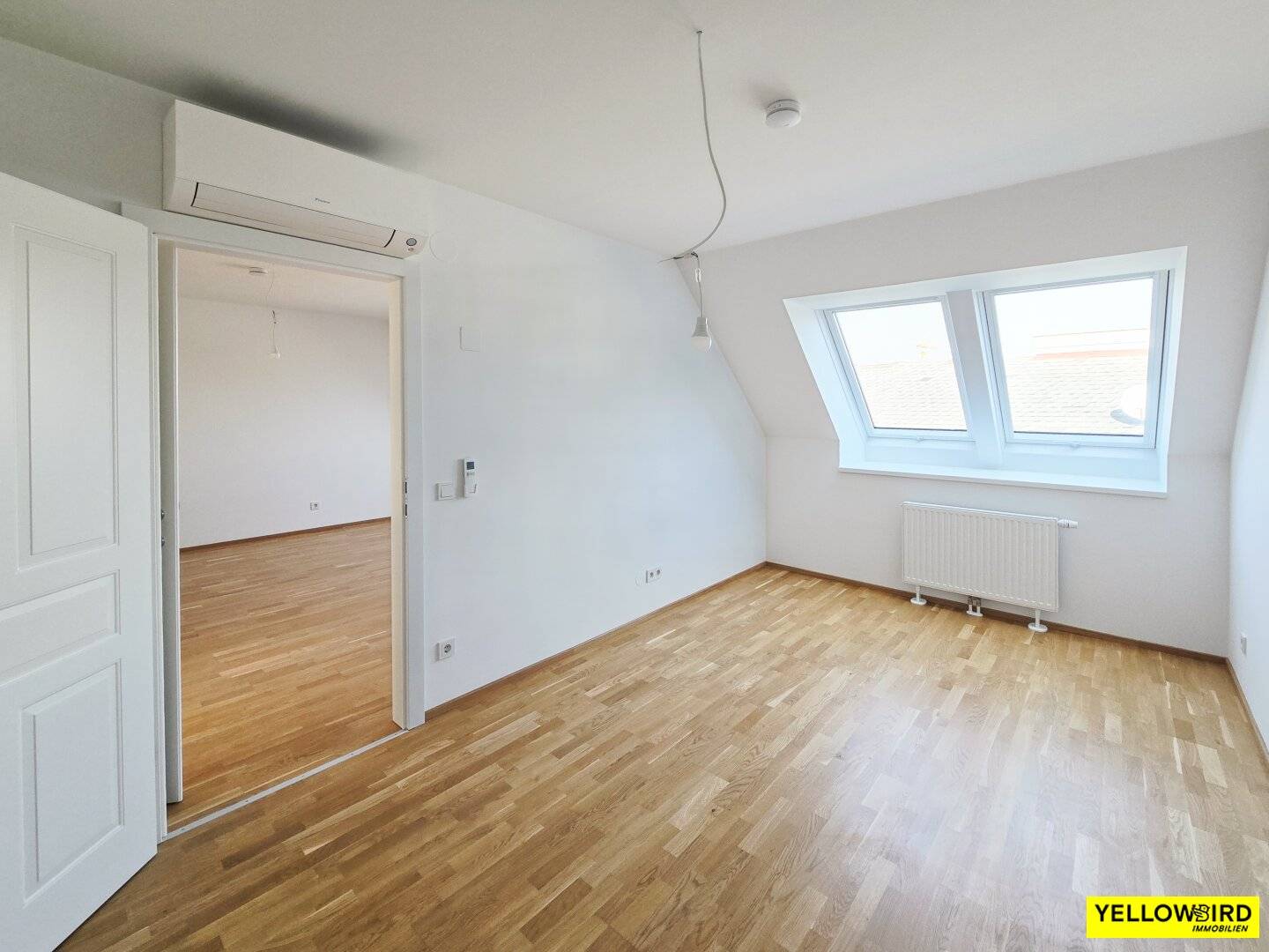 Dachgeschosswohnung hell klimatisiert ruhige Lage