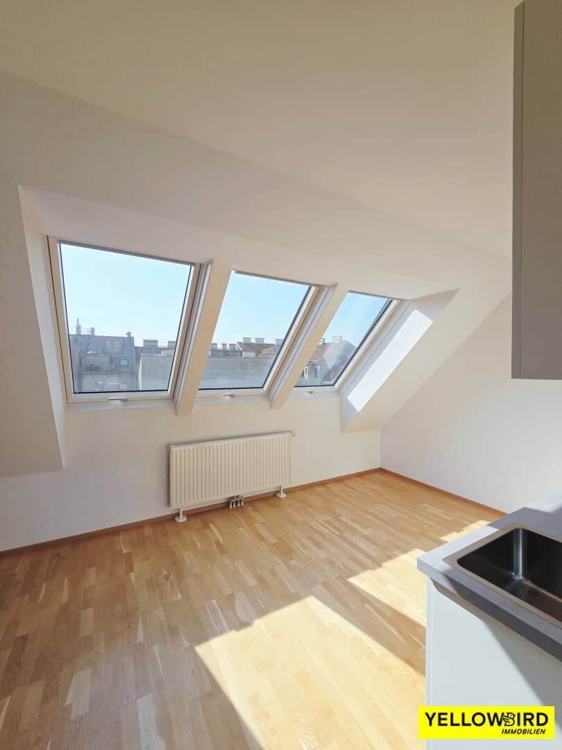 Dachgeschosswohnung hell klimatisiert ruhige Lage