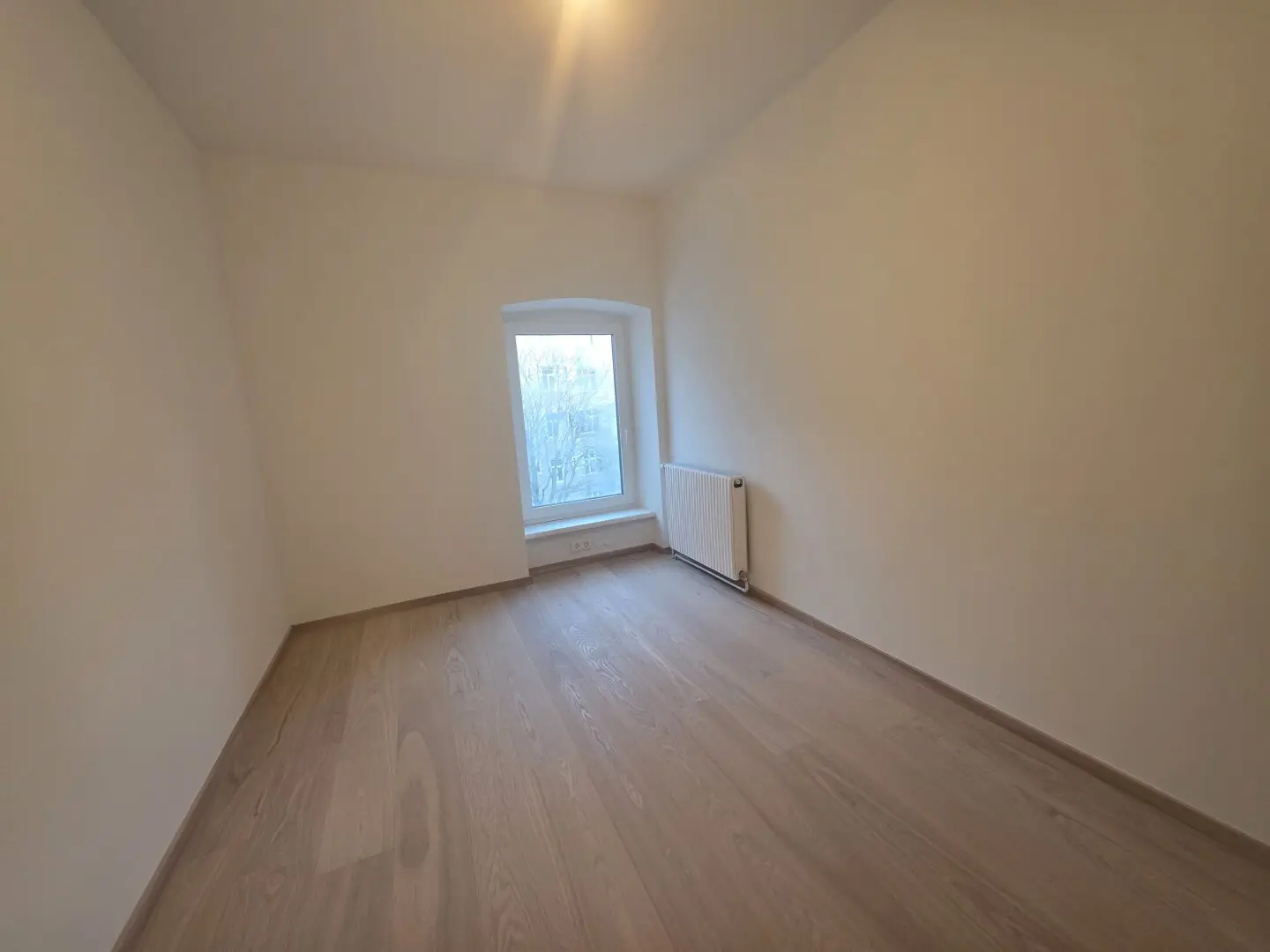 Wohnung near the main train station with balcony