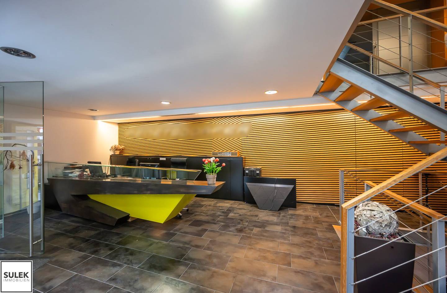 Large Commercial Space 358m² Brigittenau