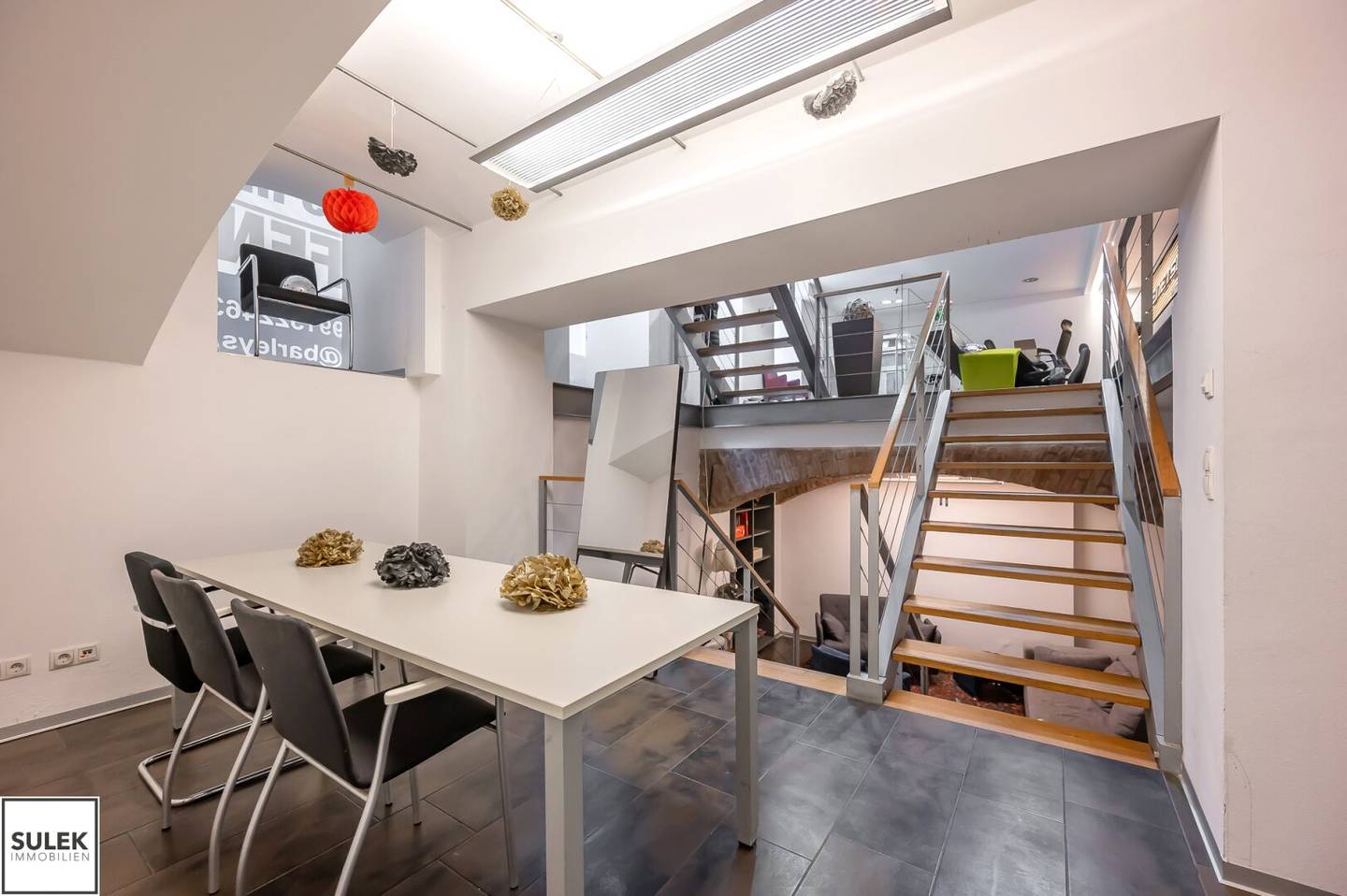 Large Commercial Space 358m² Brigittenau