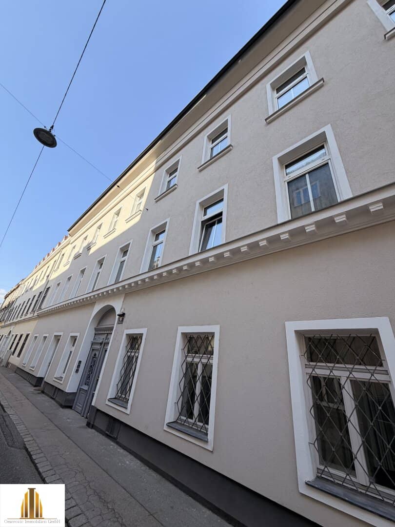 Apartment on the second floor in excellent location and well renovated