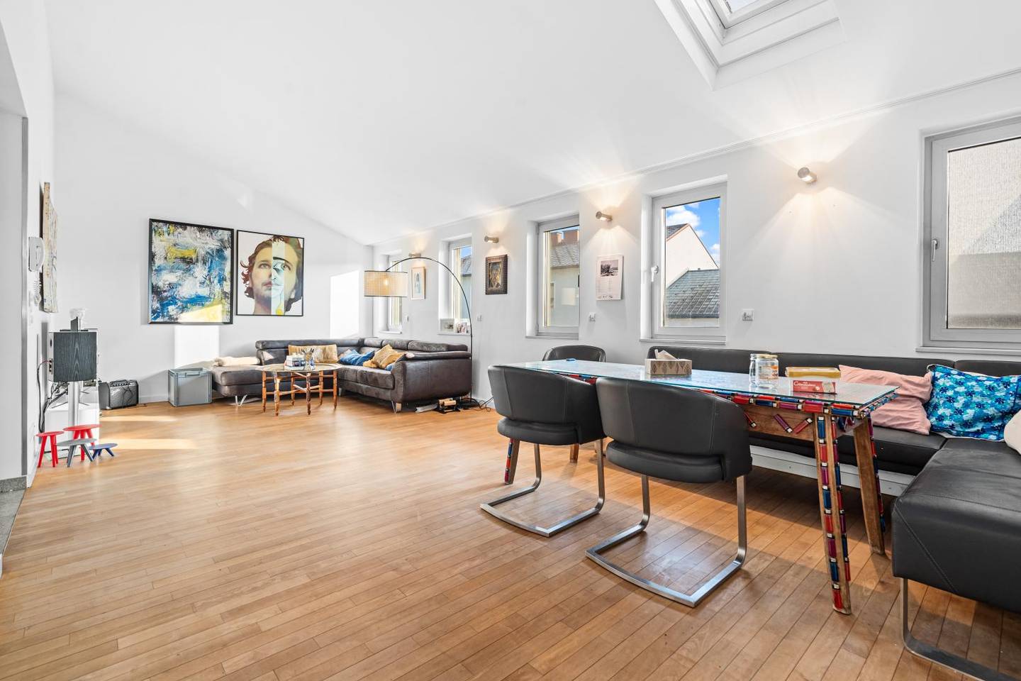 Modernes EFH 205m² Stetten mit Aufzug