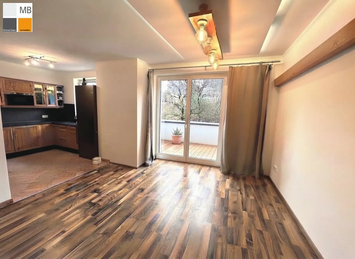 Neuwertige Wohnung im Wienerwald mit Südbalkon