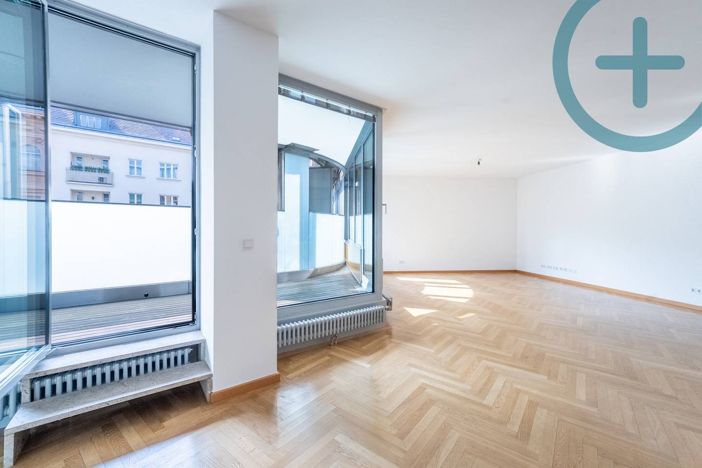 Luxus Neubauwohnung mit Loggia im Zentrum