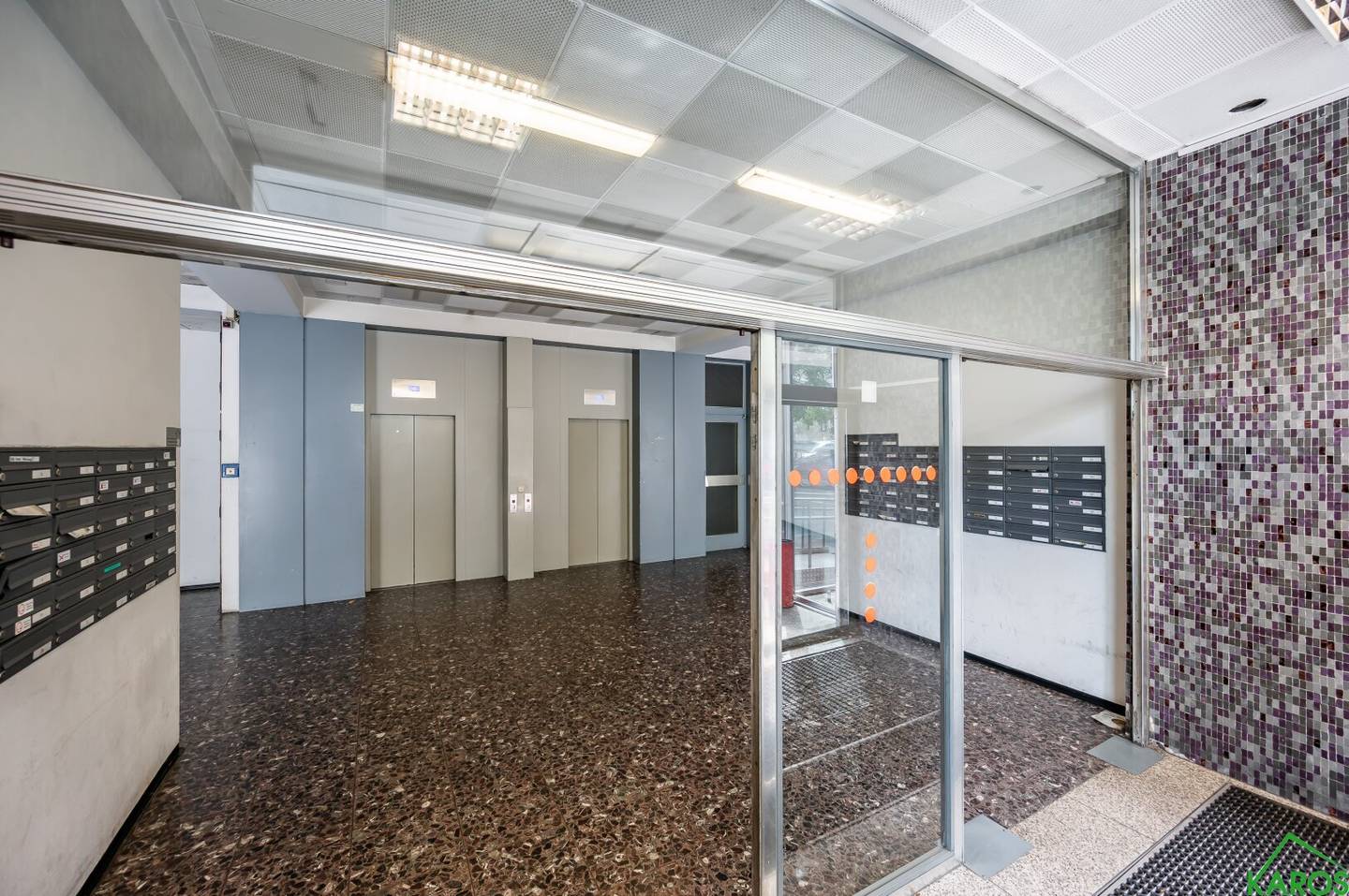 Apartment with distant view and open kitchen