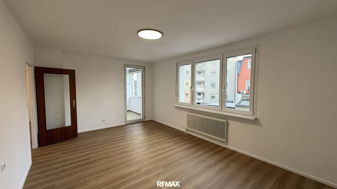 Charming apartment near train station loggia