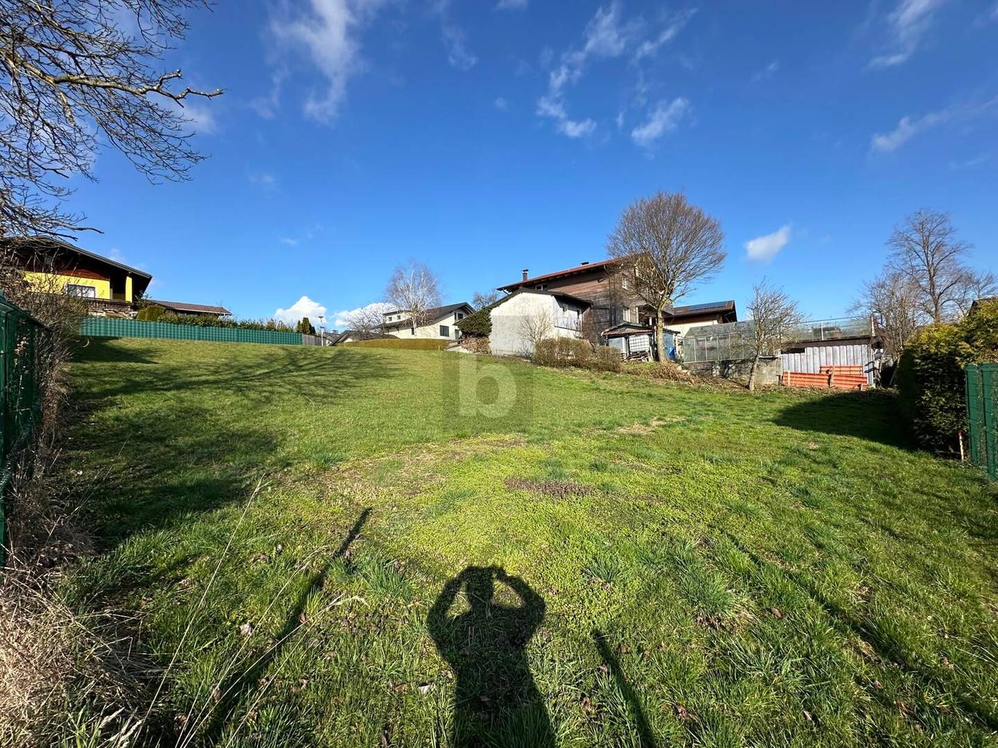 Hochgelegen und sonnig mit Panoramablick Wohnung