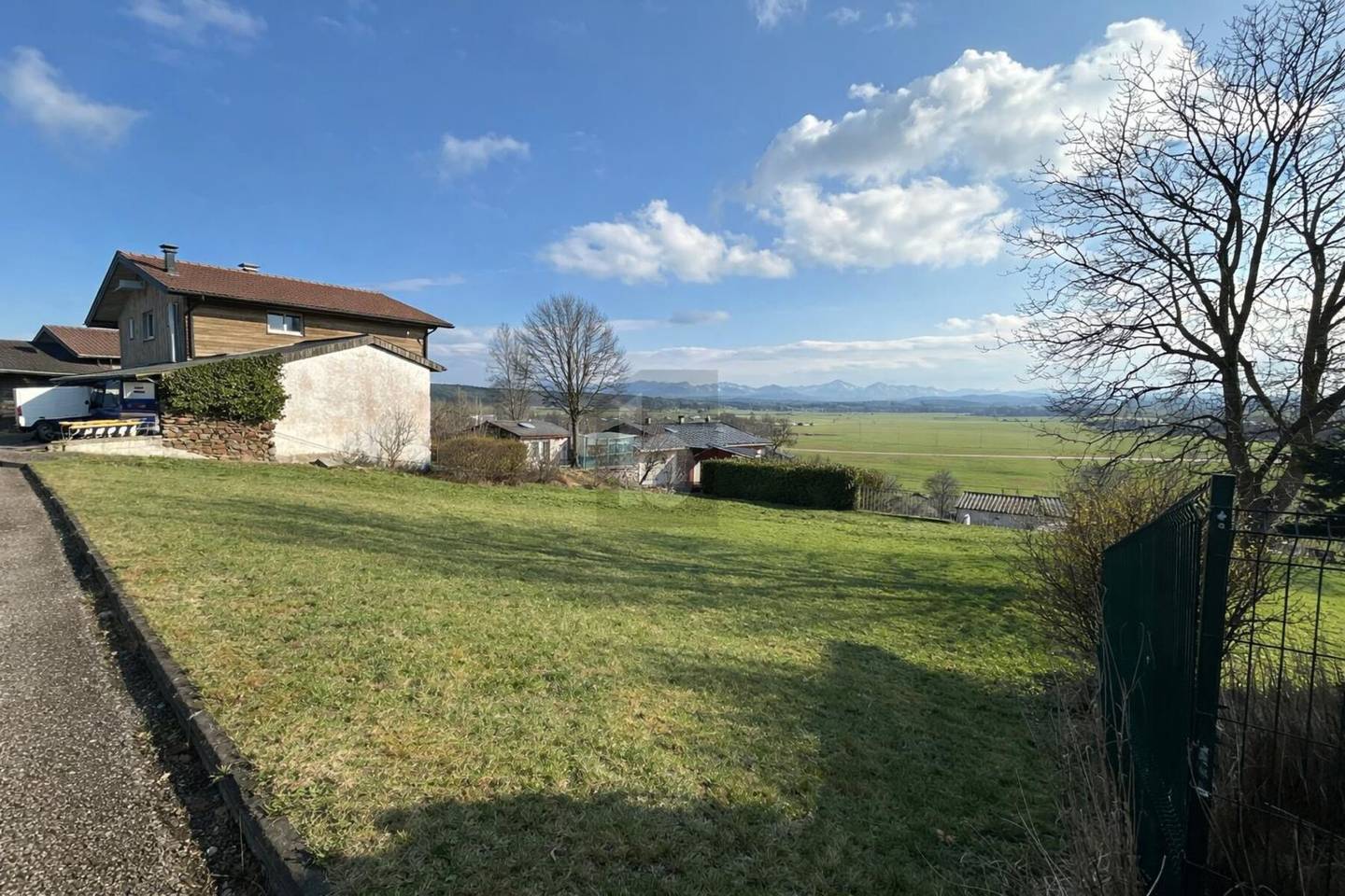 Hochgelegen und sonnig mit Panoramablick Wohnung