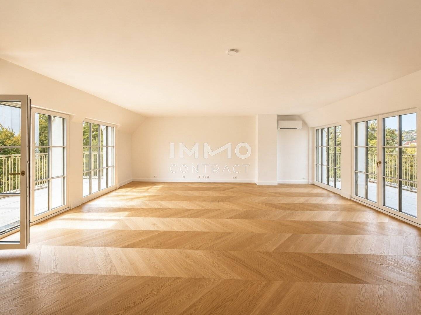 Penthouse mit Terrassen und Pool im Erstbezug