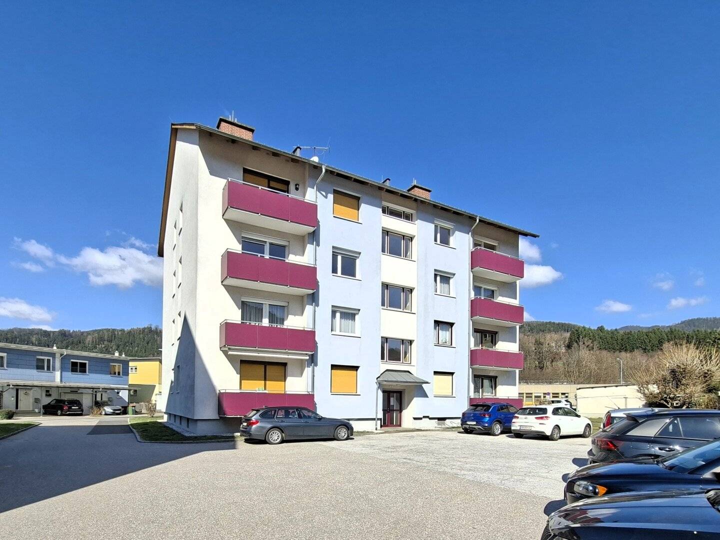 Wohnung zentrale Lage mit Balkon und Stellplatz