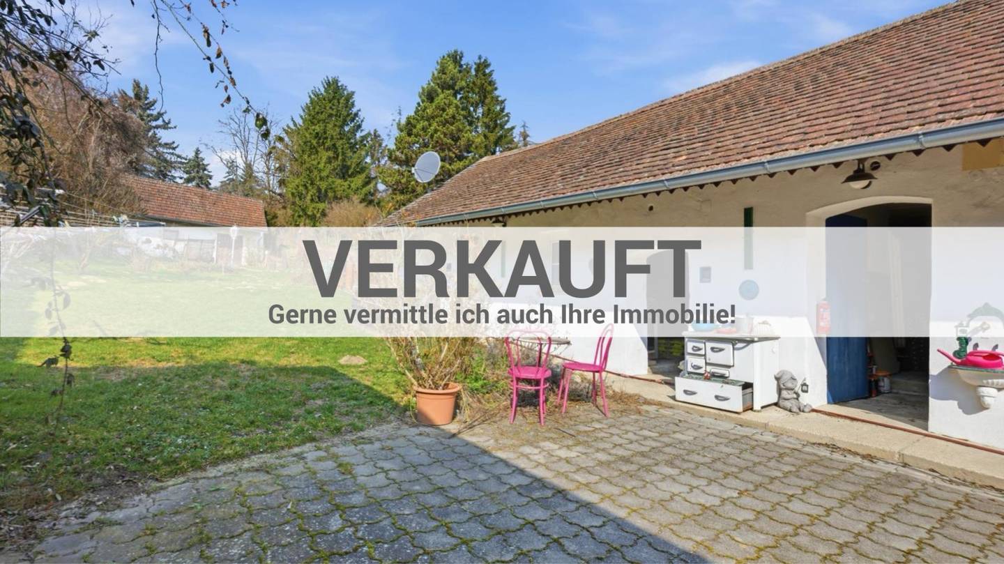 Farmhouse in Puch with 2095m² plot