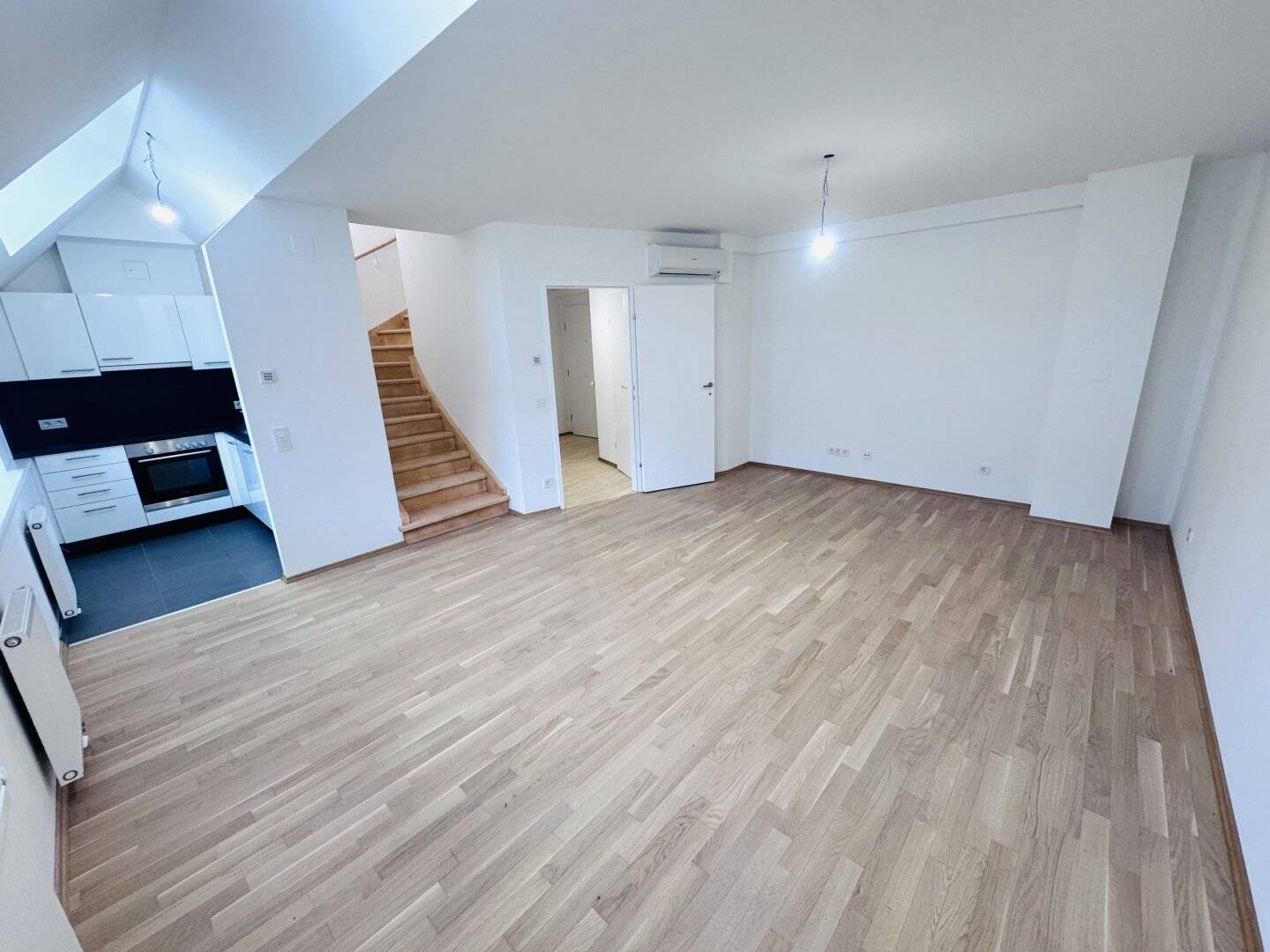 Duplex apartment renovated with fitted kitchen