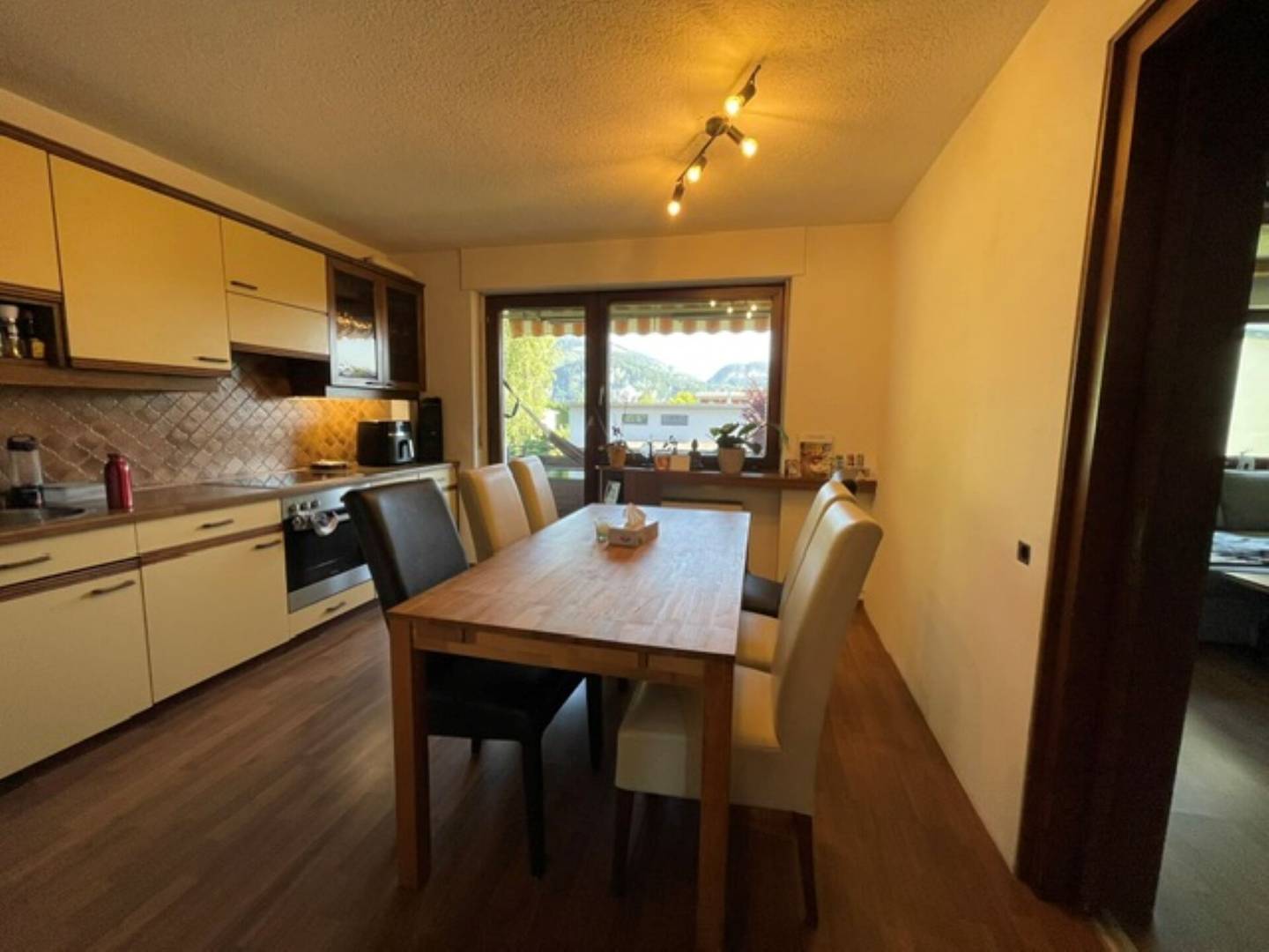 Wohnung ruhiger Ortsrand mit Garage inklusive